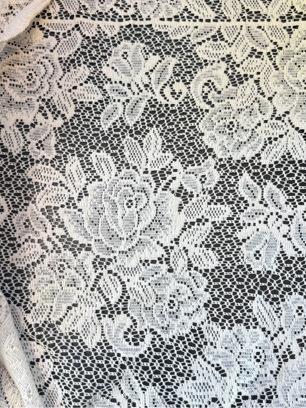 Vintage Quaker Lace Camelia Table Topper, 42x42, machine made, floral, 1950s